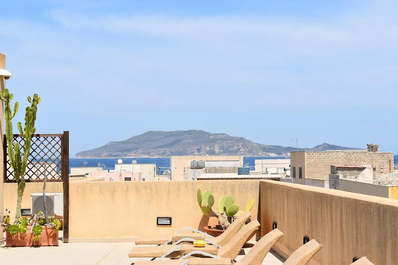 Hotel Il Portico Favignana 3*,  Italy